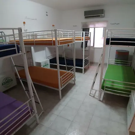 Auberge de jeunesse Alameda *